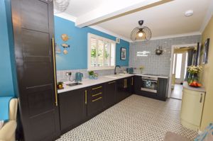 Kitchen- click for photo gallery